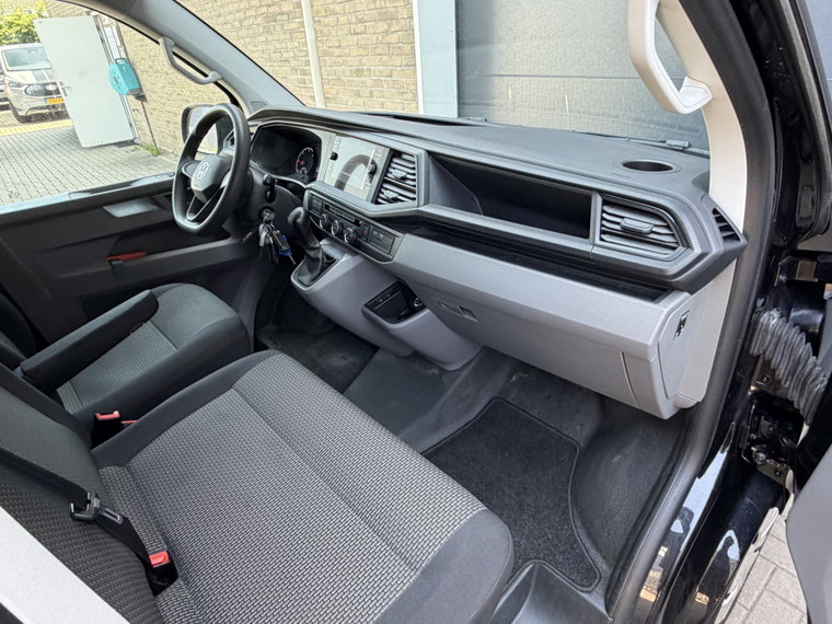 Vehicle Image 27