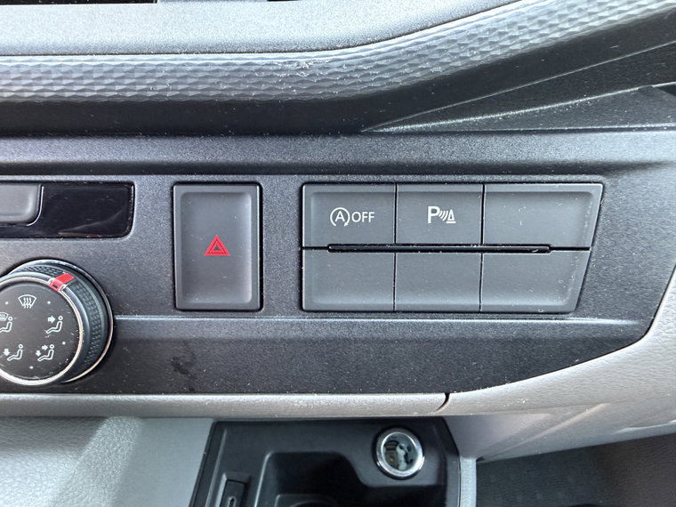 Vehicle Image 38