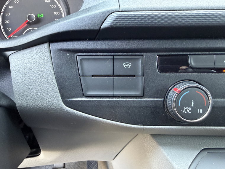 Vehicle Image 40