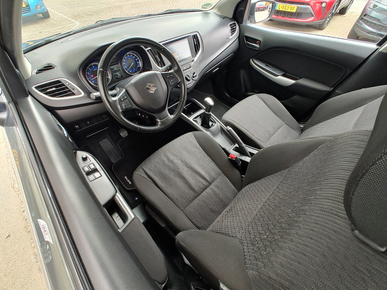 Vehicle Image 13