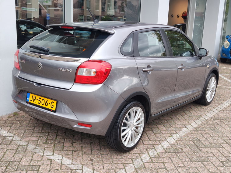 Vehicle Image 5