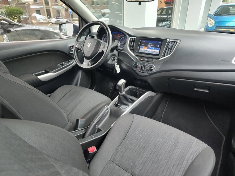 Vehicle Image 9