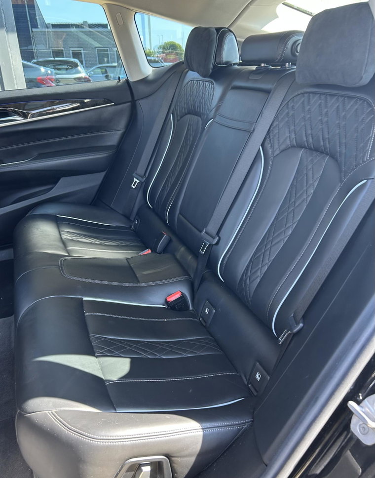 Vehicle Image 13