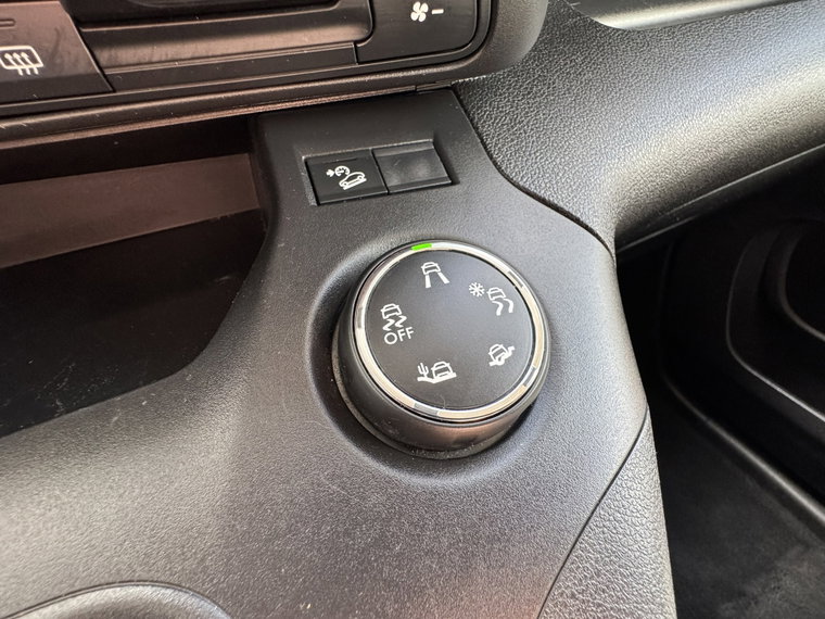 Vehicle Image 35