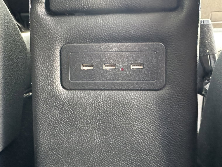 Vehicle Image 38