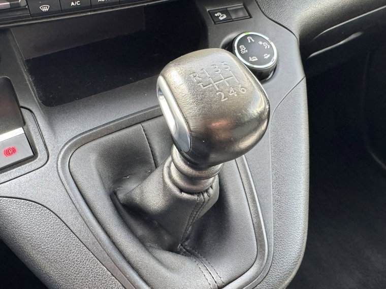 Vehicle Image 39