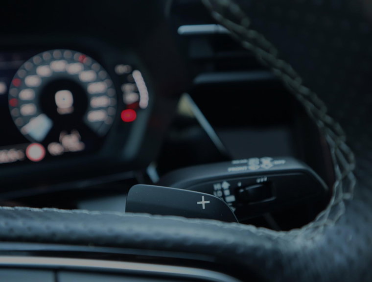 Vehicle Image 25