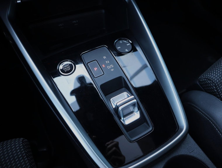 Vehicle Image 33