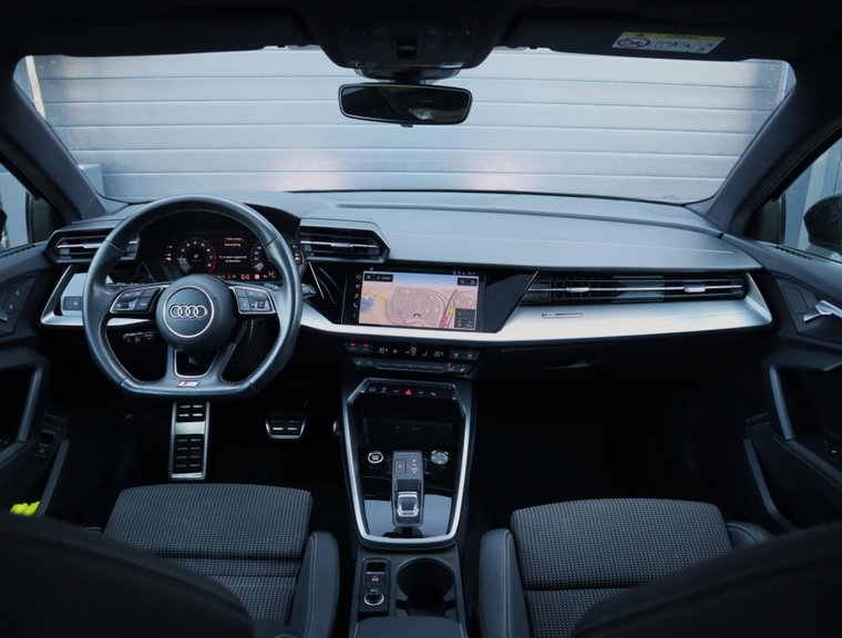 Vehicle Image 38