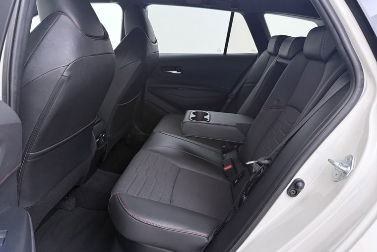 Vehicle Image 16