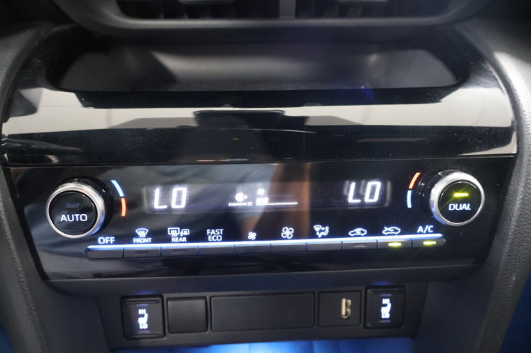 Vehicle Image 27
