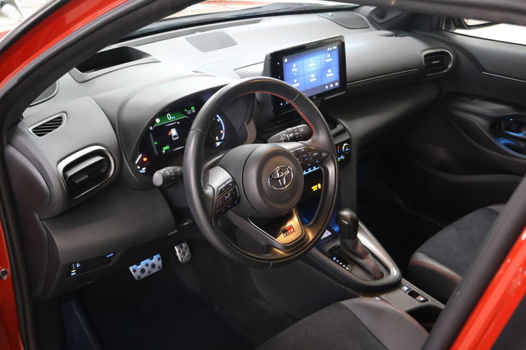 Vehicle Image 6