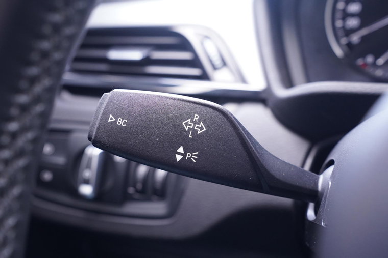 Vehicle Image 25