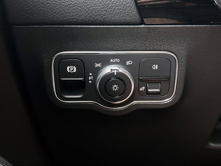 Vehicle Image 35