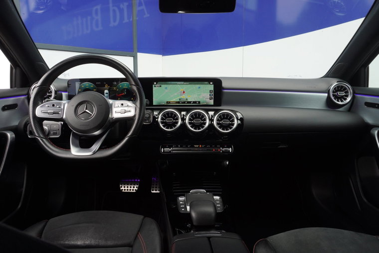 Vehicle Image 30