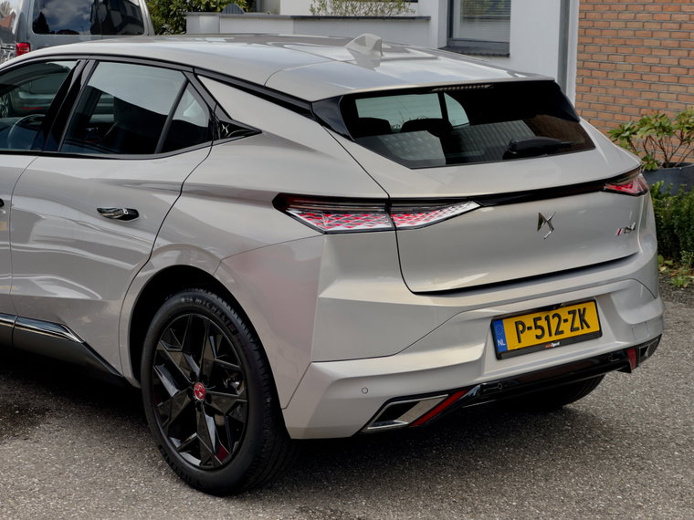 Vehicle Image 16