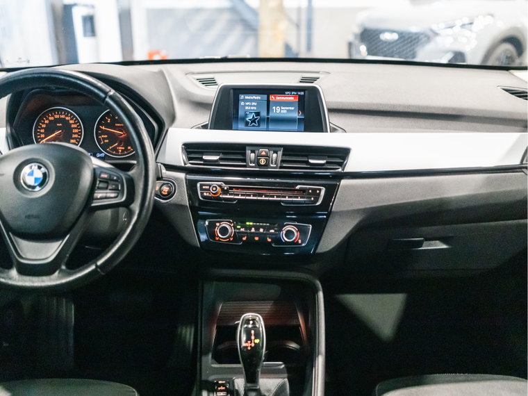 Vehicle Image 37