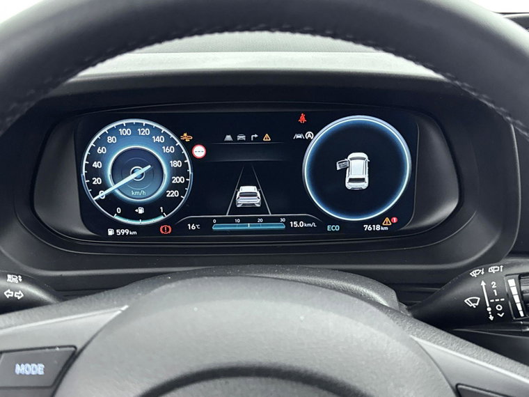 Vehicle Image 16