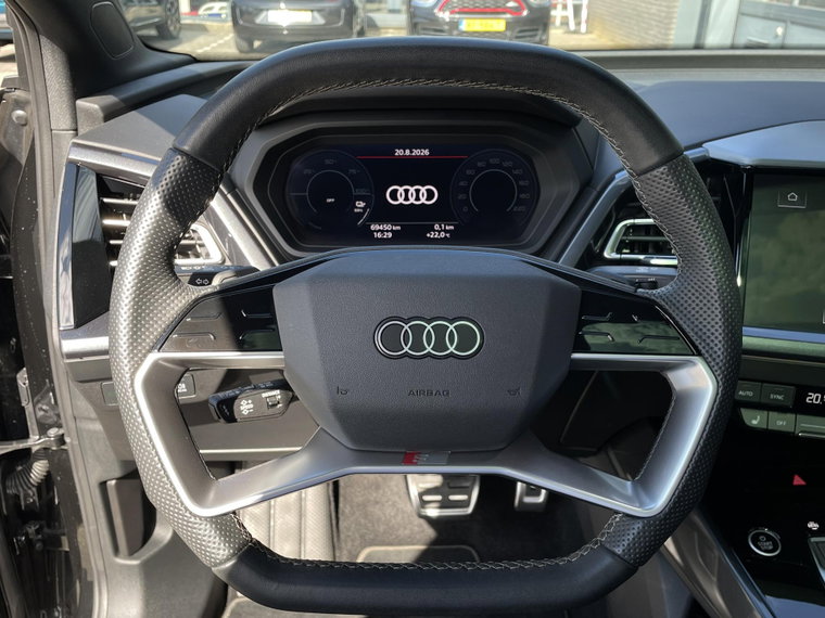 Vehicle Image 24