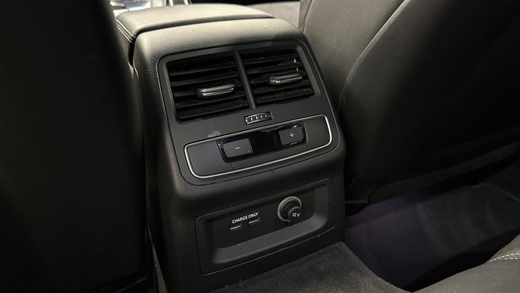 Vehicle Image 24