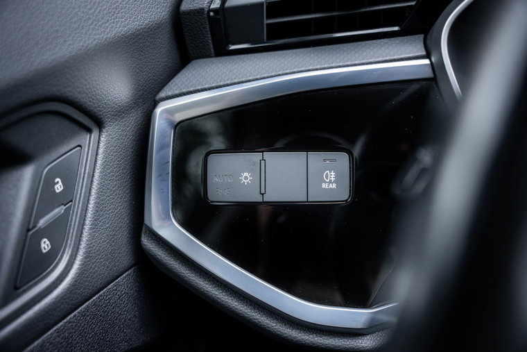 Vehicle Image 32