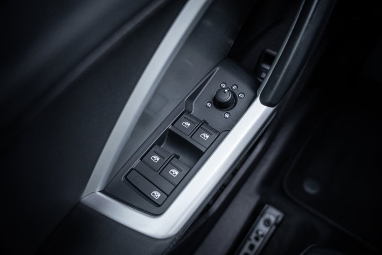 Vehicle Image 33