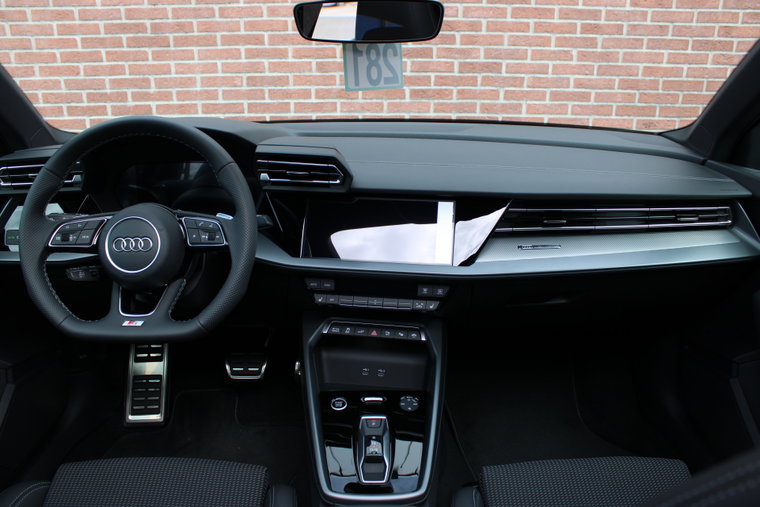 Vehicle Image 22