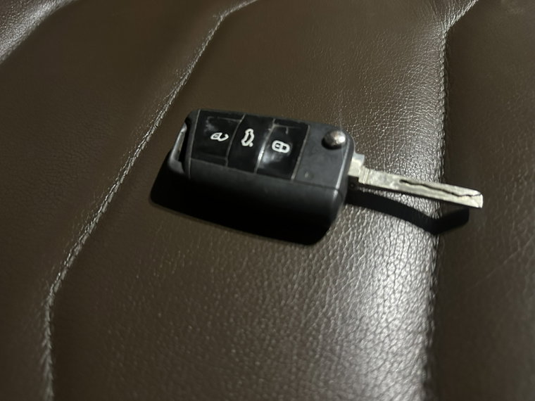 Vehicle Image 23