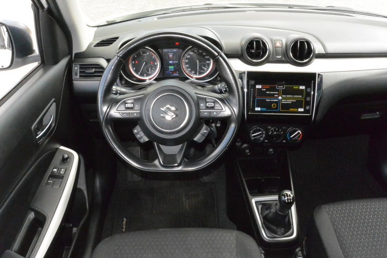 Vehicle Image 16
