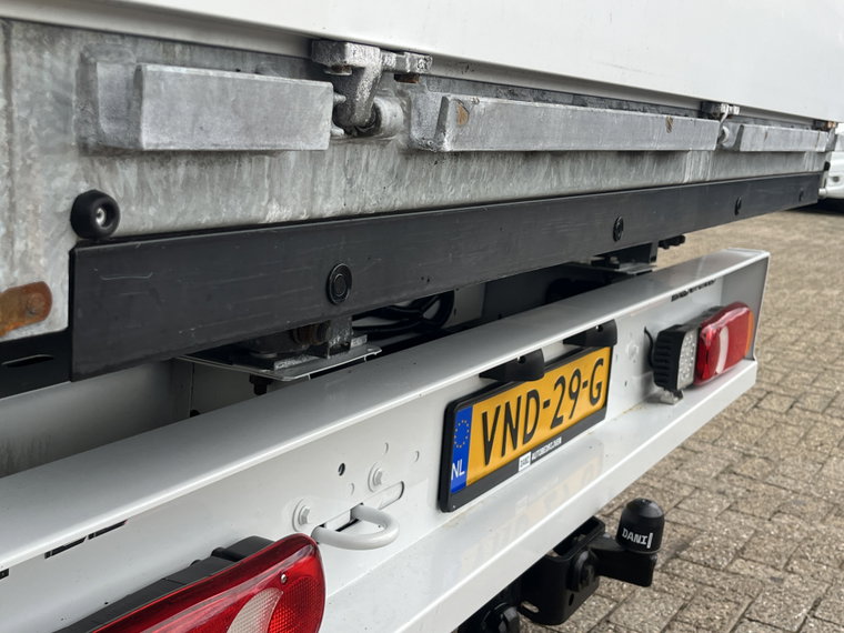 Vehicle Image 38