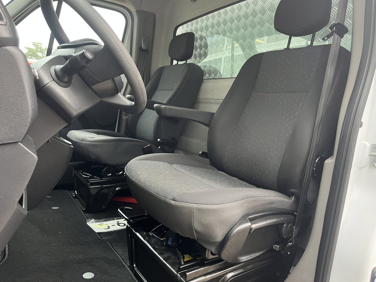 Vehicle Image 40