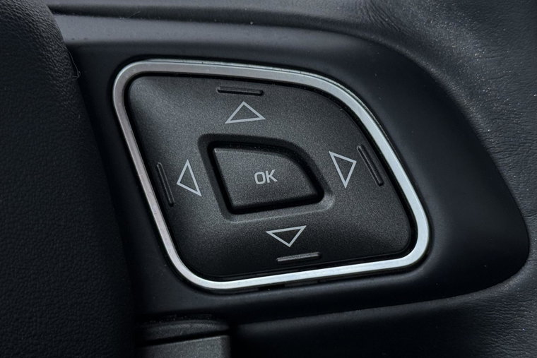 Vehicle Image 36