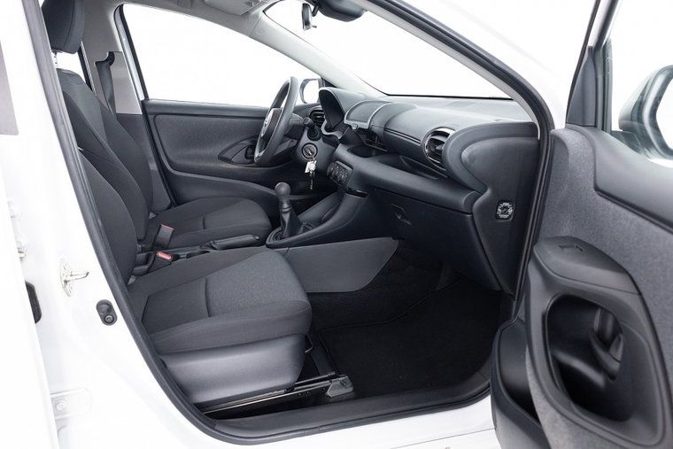 Vehicle Image 6