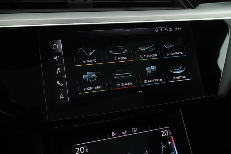 Vehicle Image 25