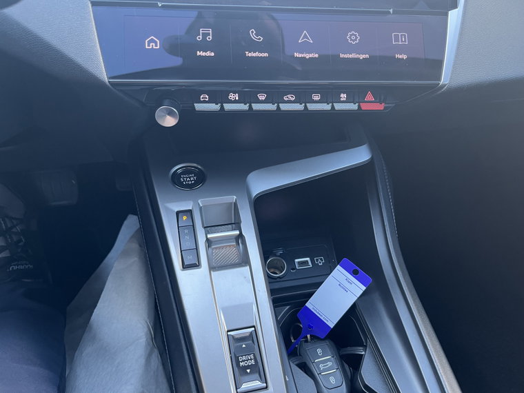 Vehicle Image 23
