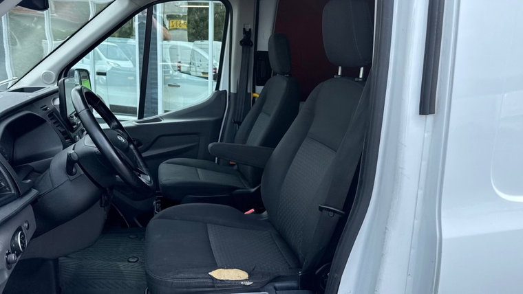 Vehicle Image 16
