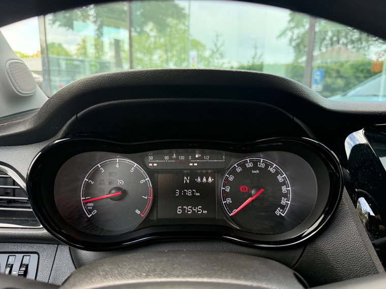Vehicle Image 17
