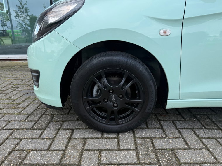 Vehicle Image 23