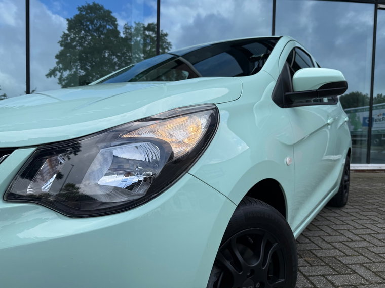 Vehicle Image 6