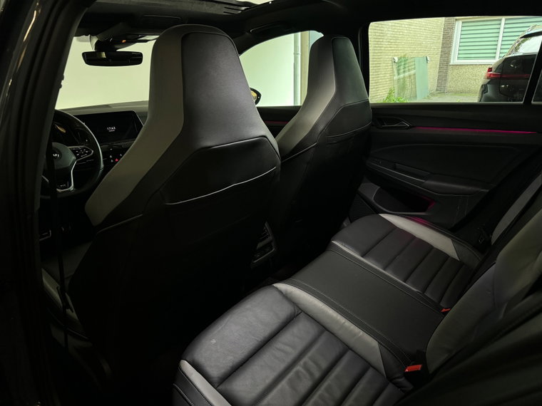 Vehicle Image 24