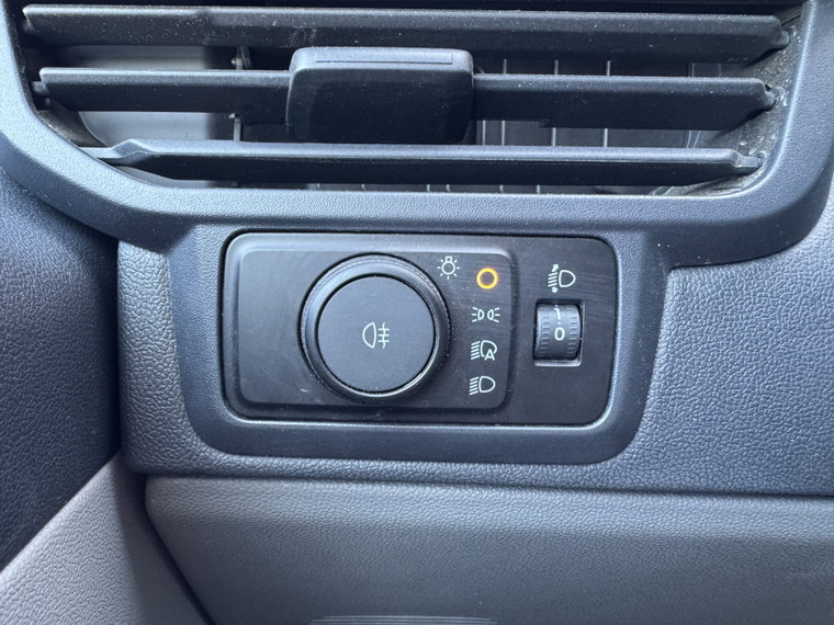 Vehicle Image 28