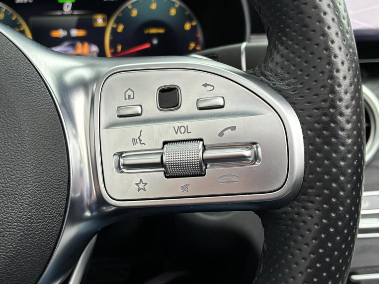 Vehicle Image 29
