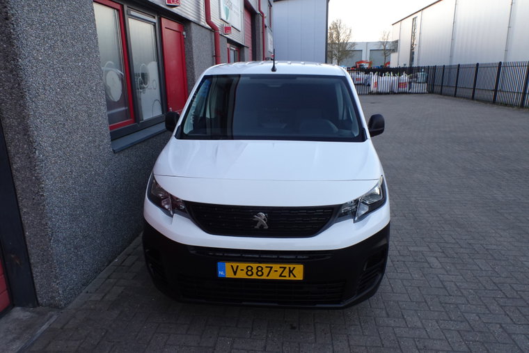 Vehicle Image 24
