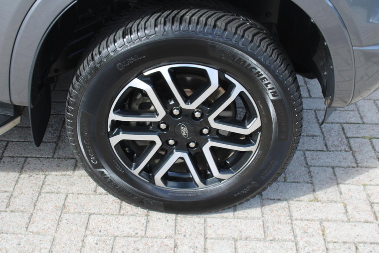 Vehicle Image 22