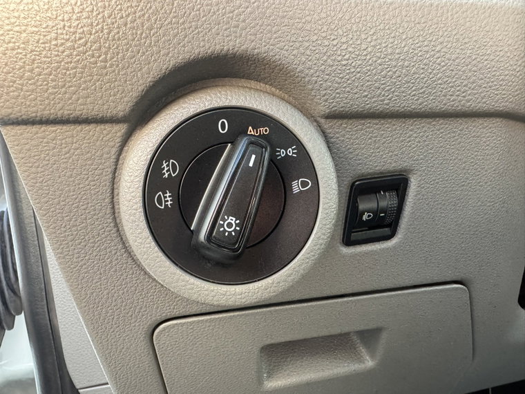 Vehicle Image 26