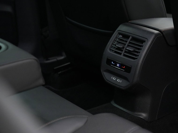 Vehicle Image 40