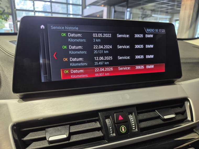 Vehicle Image 40