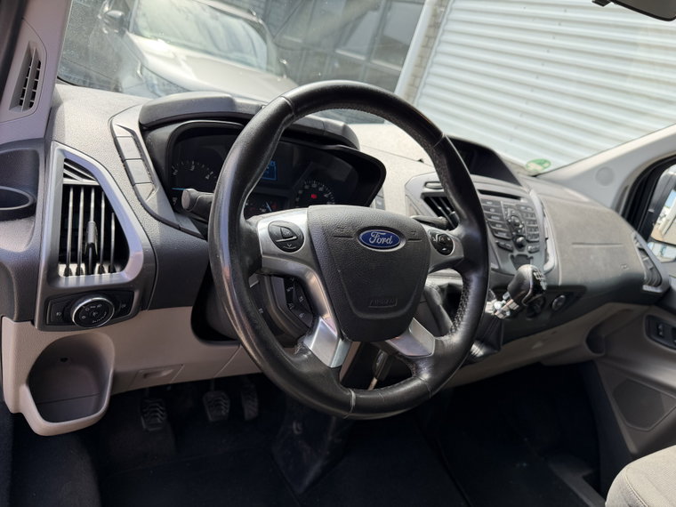 Vehicle Image 13