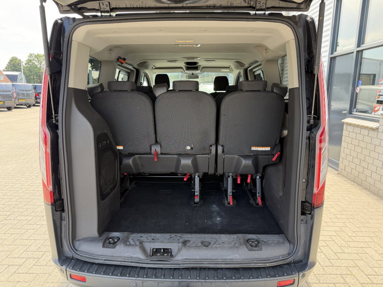 Vehicle Image 32