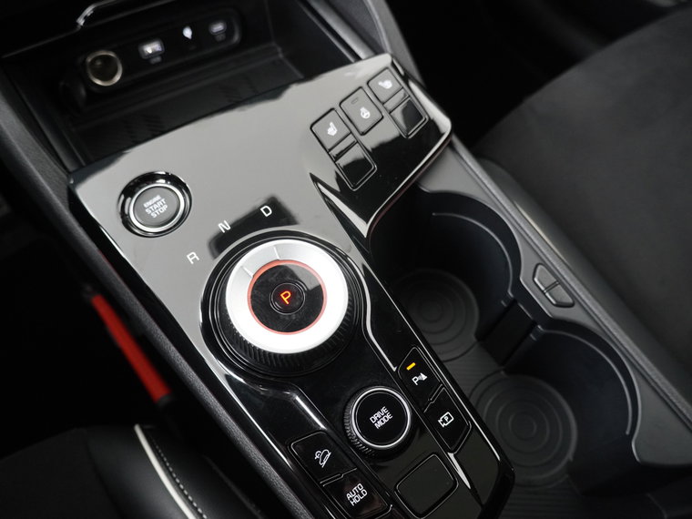 Vehicle Image 32